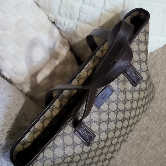 GUCCI GG Supreme Monogram MM Zippered Tote Bag... Authentic!! - Picture 2 of 16